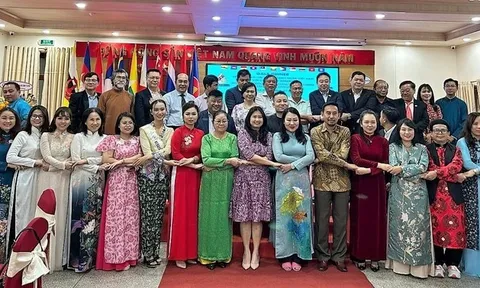 Giao lưu kết nối thương mại giữa doanh nhân Việt Nam và các nước ASEAN